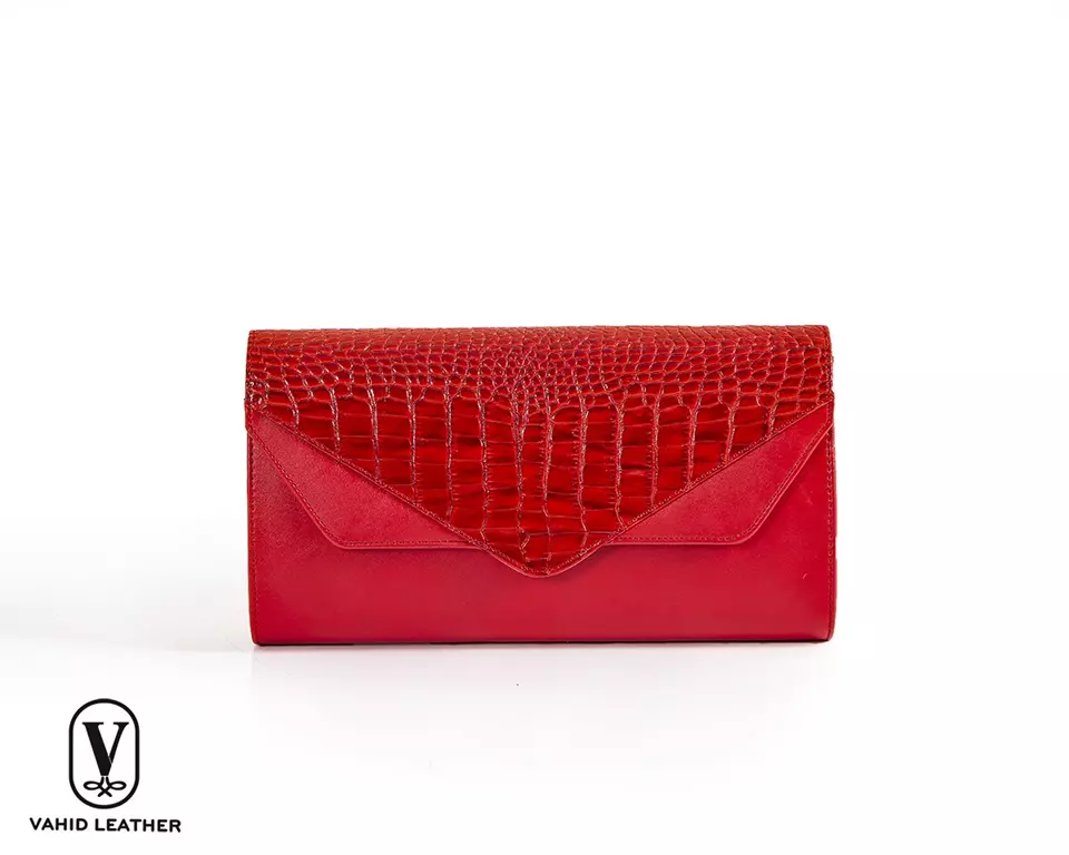 قرمز خشتی ریز و درشت